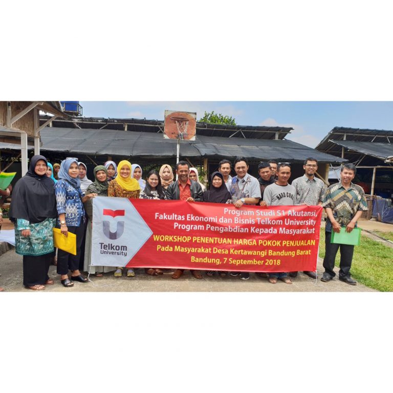 [:en]WORKSHOP PENENTUAN HARGA POKOK PENJUALAN KEPADA MASYARAKAT DESA KERTAWANGI, KECAMATAN CISARUA, BANDUNG BARAT[:]