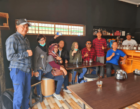 Survey Kegiatan Kepada Masyarakat Desa Wisata Alamendah