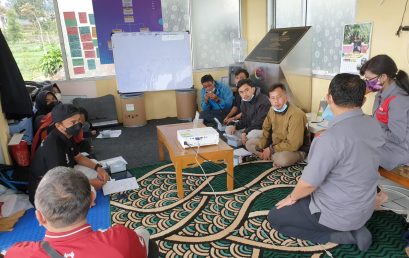 Pelatihan dan Pendampingan Pembuatan Proposal Bisnis Bagi Pengelola Desa Wisata Alamendah