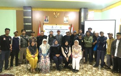 KEGIATAN PENGABDIAN MASYARAKAT PENYULUHAN DAN PENDAMPINGAN PETANI STROBERI DALAM RANGKA MENINGKATKAN KESEJAHTERAAN MELALUI DIVERSIFIKASI PRODUK TURUNAN BUAH STROBERI DI DESA SUKARESMI KABUPATEN BANDUNG KEGIATAN PENGABDIAN MASYARAKAT PENYULUHAN DAN PENDAMPINGAN PETANI STROBERI DALAM RANGKA MENINGKATKAN KESEJAHTERAAN MELALUI DIVERSIFIKASI PRODUK TURUNAN BUAH STROBERI DI DESA SUKARESMI KABUPATEN BANDUNG
